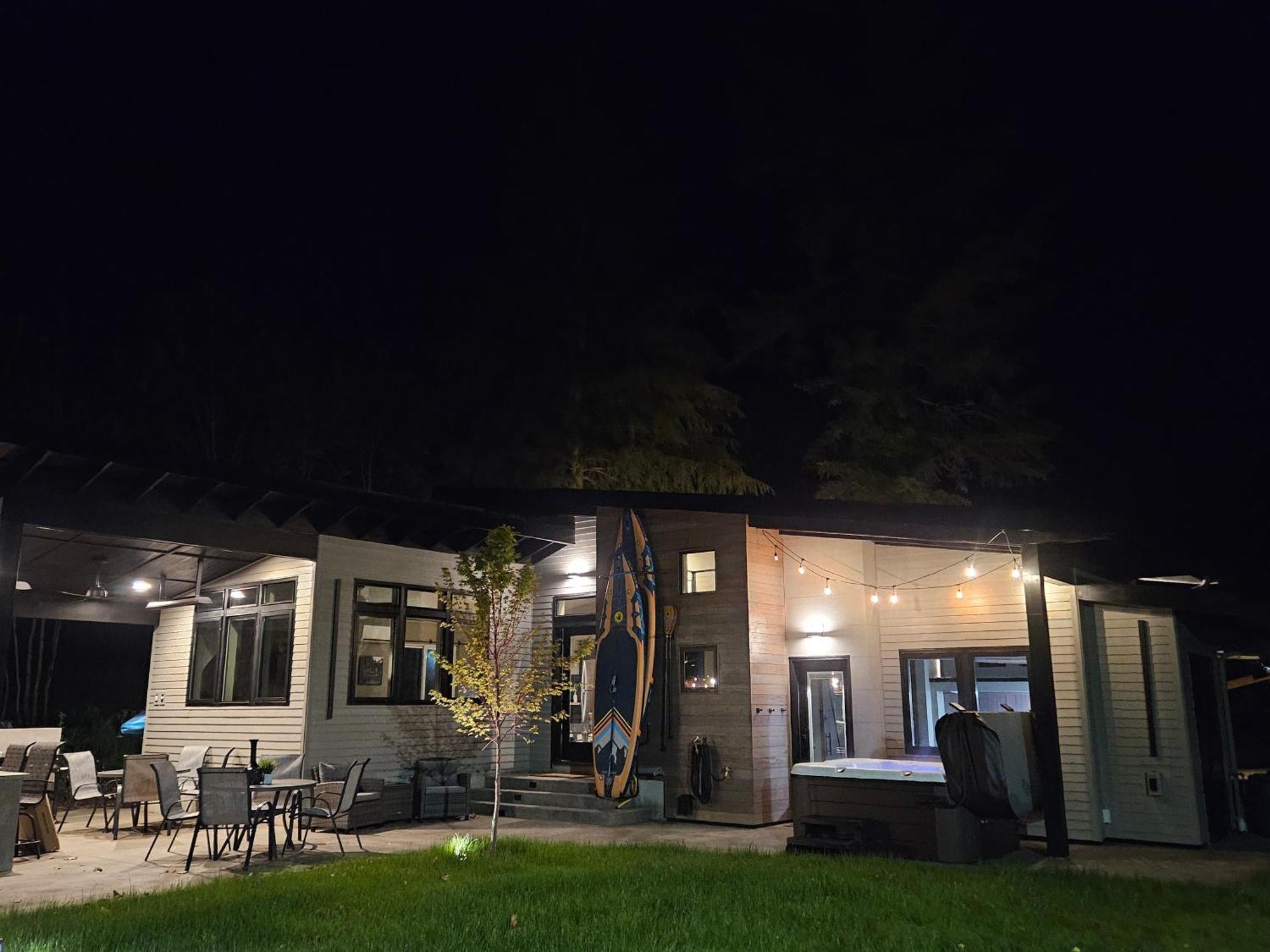 Luxe Lake Cabin Hot Tub Grill Firepit Ev Charger Onalaska Exterior foto